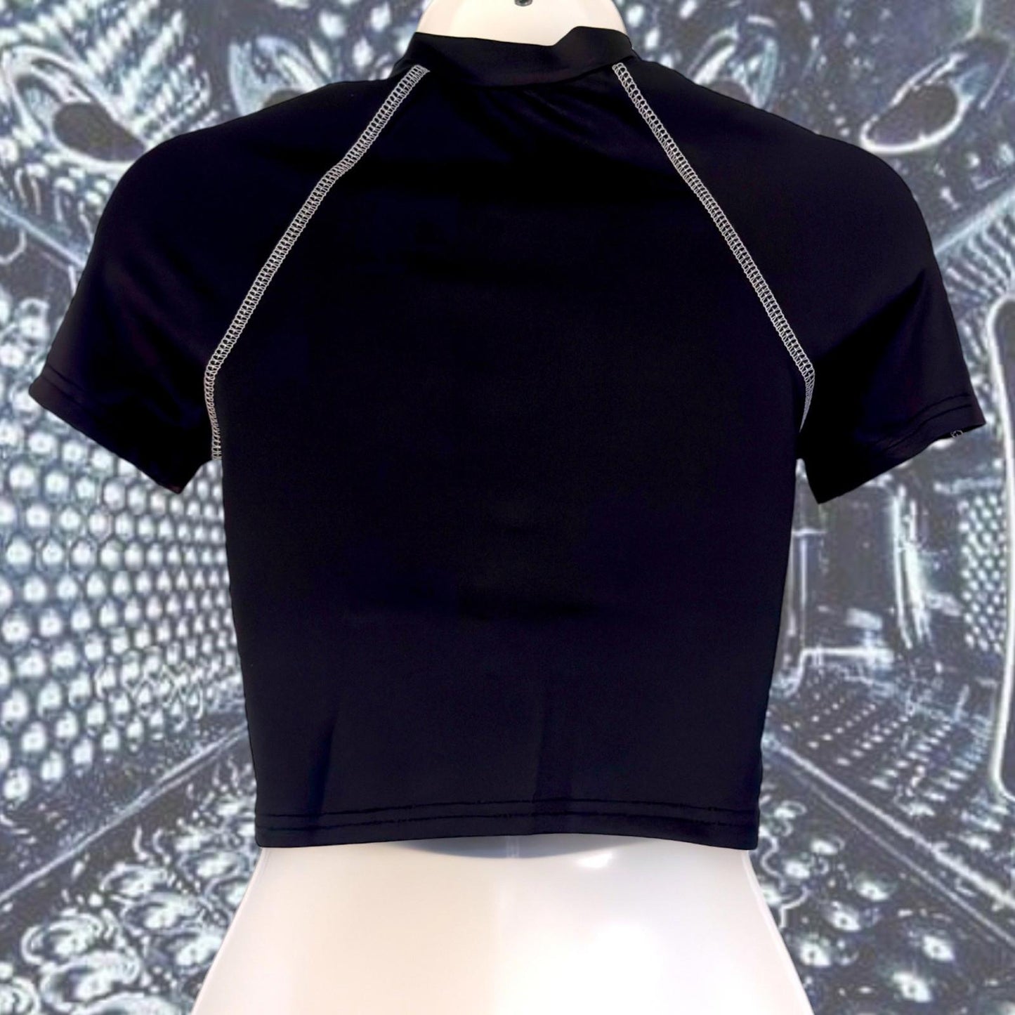 Voidline Cutout Tech Top