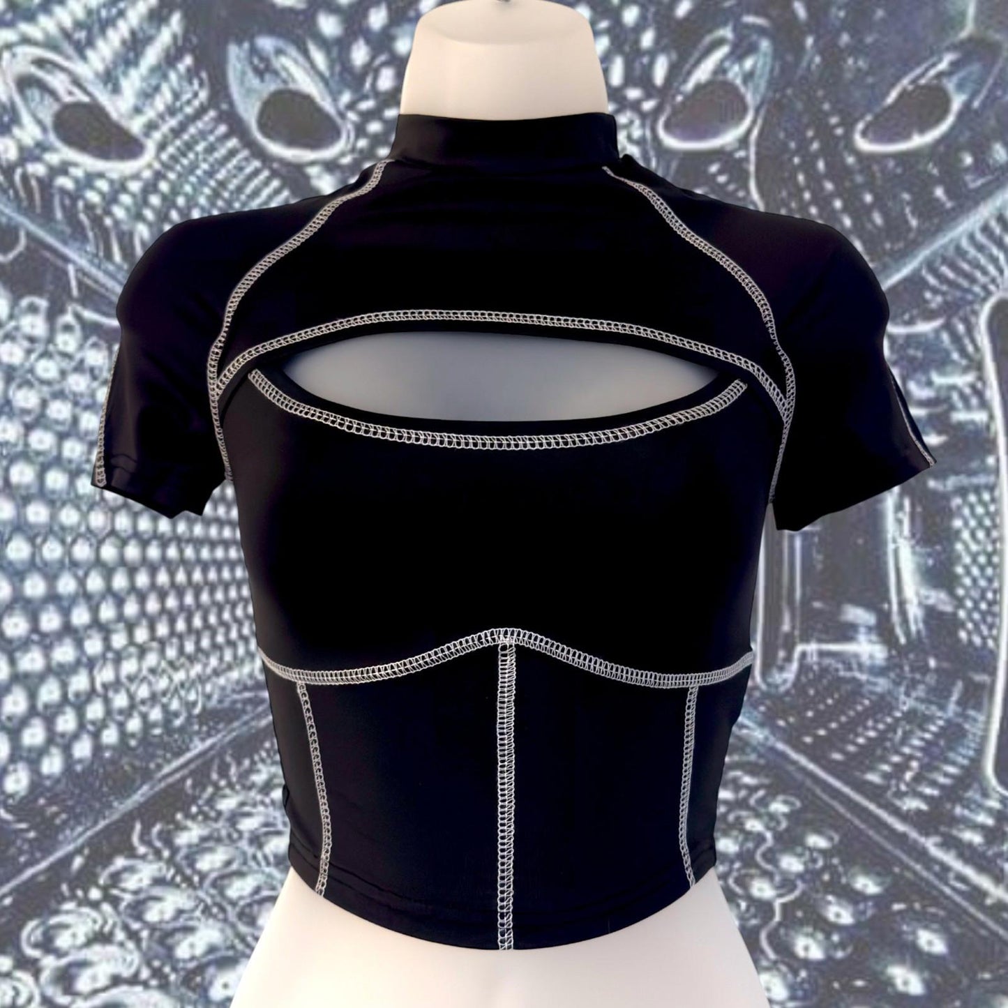 Voidline Cutout Tech Top