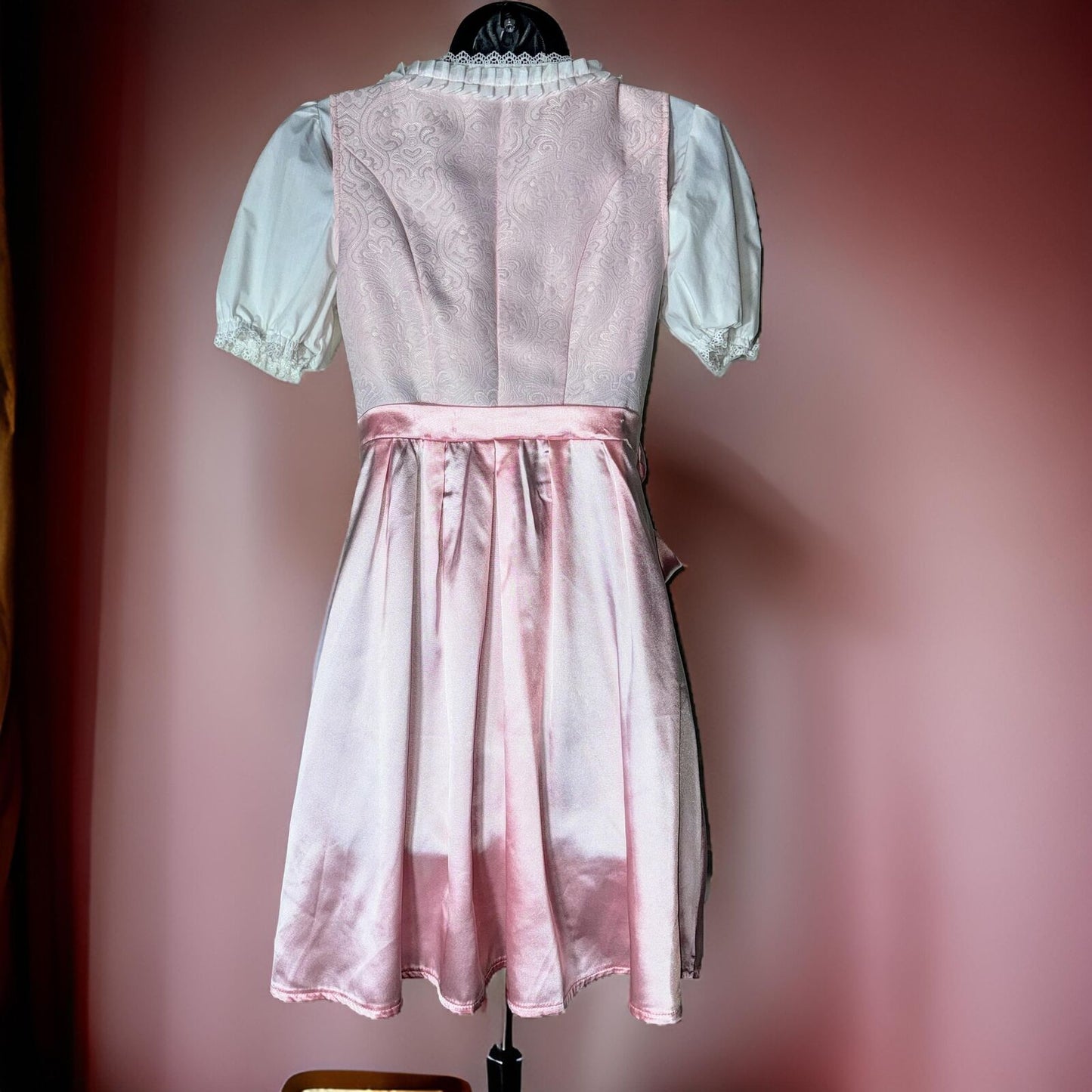 Pink Lace Dirndl Tala