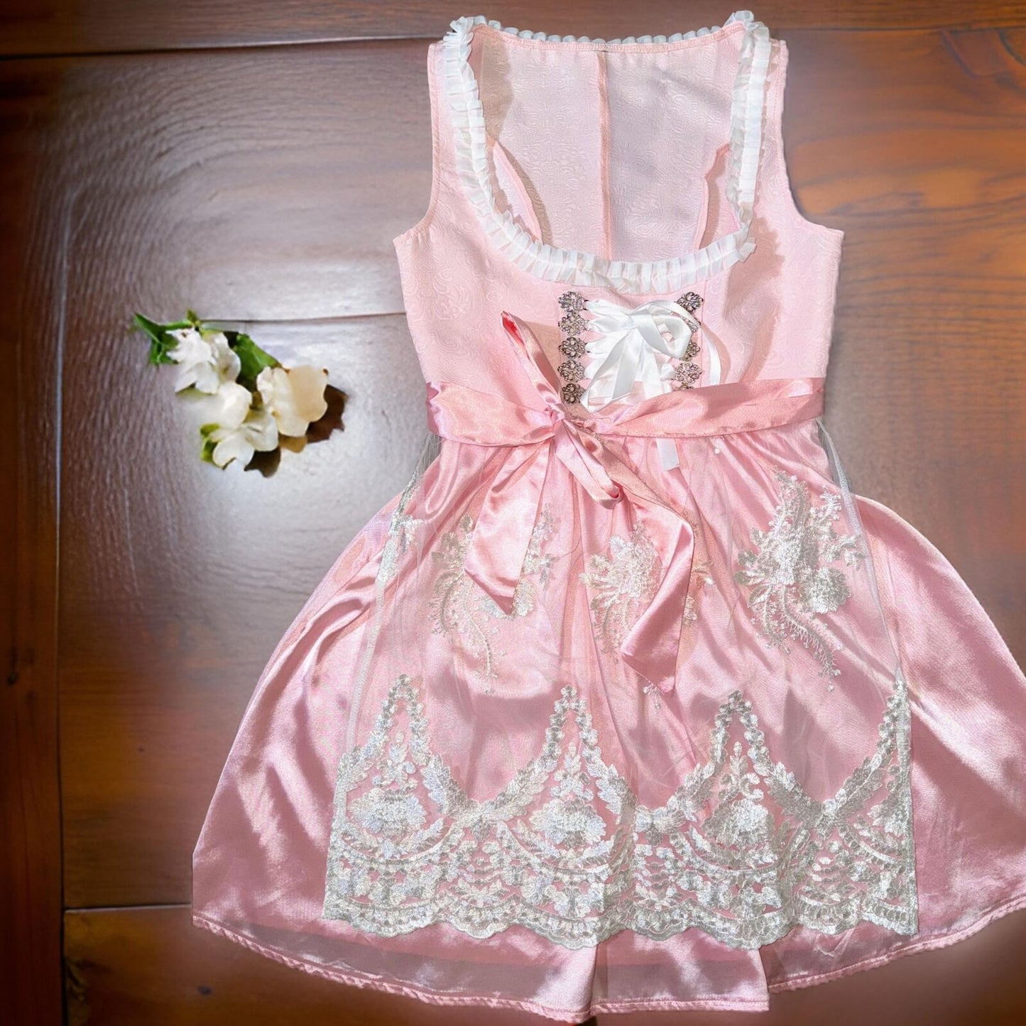 Pink Lace Dirndl Tala