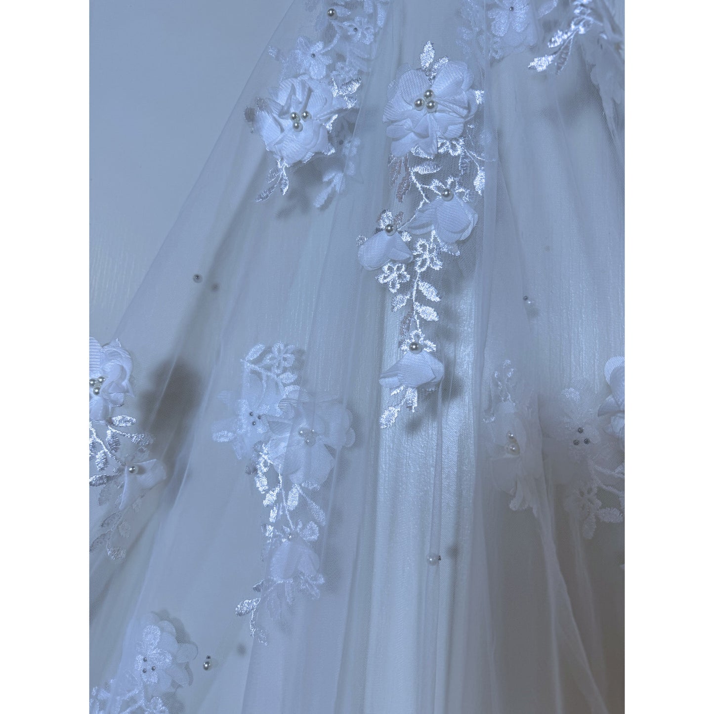 Floral Accent Wedding Veil - White