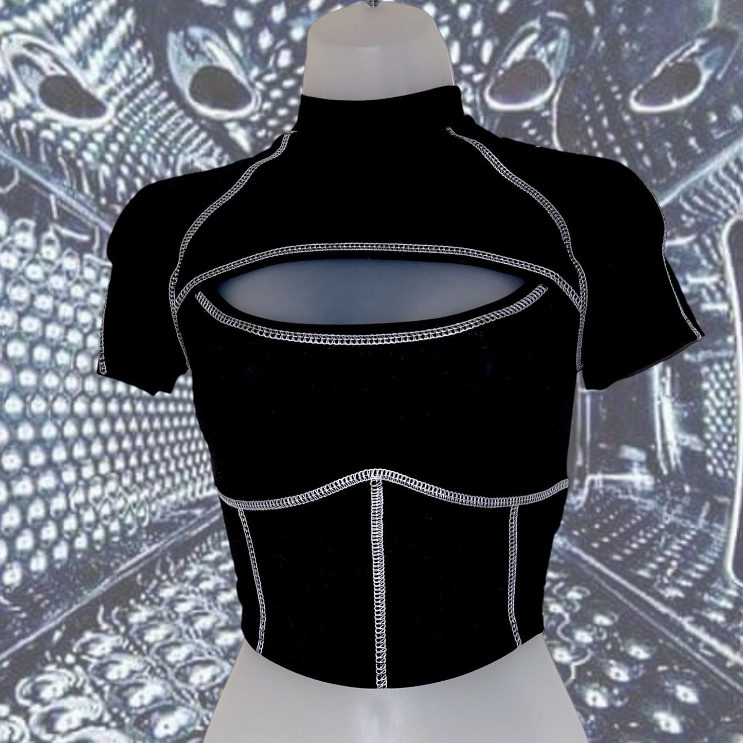 Voidline Cutout Tech Top