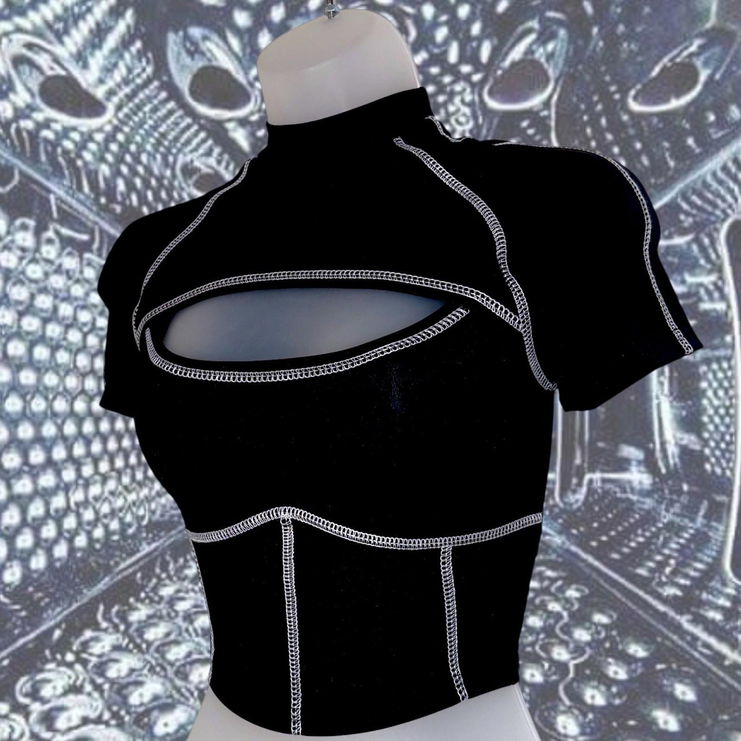 Voidline Cutout Tech Top