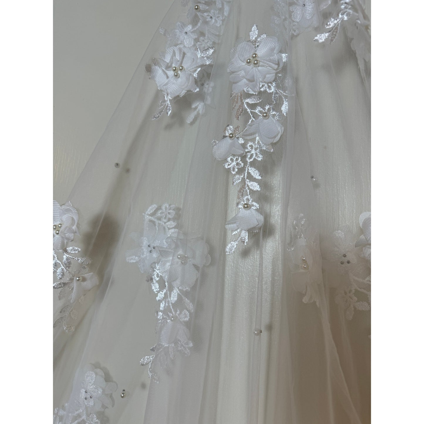 Floral Pearl Lace Ivory Wedding Veil - Ivory